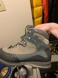 Scarps hiking boots size 10 1/2
