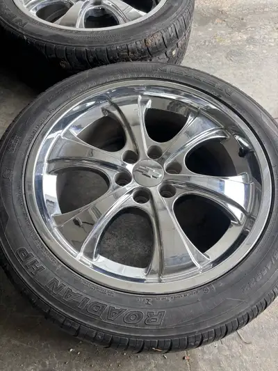 22” Chev Rims. Off of an avalanche, most recently on a Sierra 1500. Needs a new set of tires, one is...