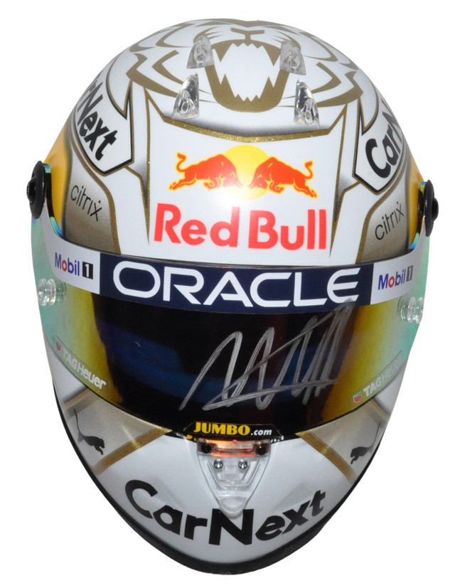 Max Verstappen signed Formula 1 F1 Memorabilia Helmet Cap dans Art et objets de collection  à Longueuil/Rive Sud - Image 2