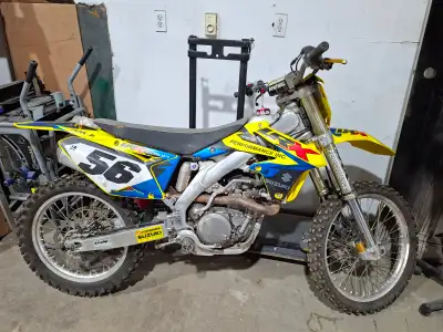 This 2015 Suzuki RM-Z450: Engine: 449 cc single-cylinder, 4-stroke, liquid-cooled Horsepower: Approx...