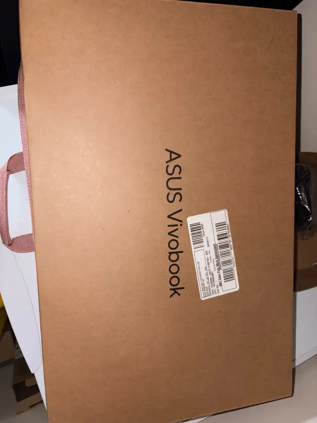 ASUS Vivobook 16. 16” 1TB SSD in Laptops in North Bay - Image 4