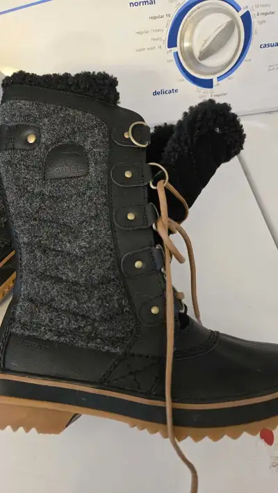 Bottes Sorel pointure 6, View more