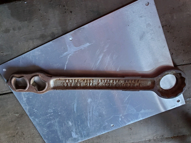 Vintage Plugaroo Oilfield Drilling Service Rig Wrench in Hand Tools in Edmonton - Image 2