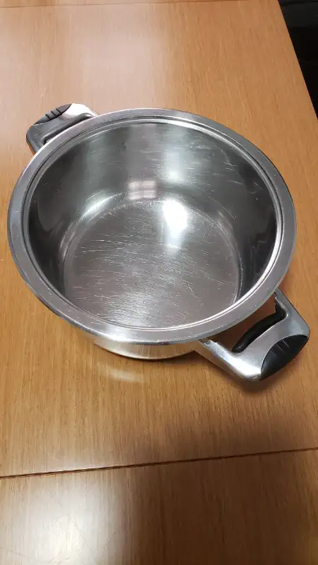 5.6L 18/10 Stainless Steel Stock Pot With Lid63005668247939121