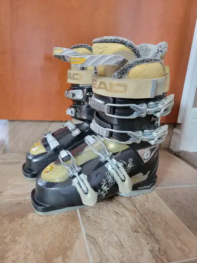 They are in good condition. 24.5, 289mm, size 7 for women, size 6 for kids.