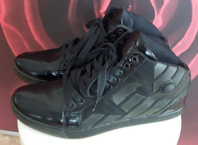 Reebok Pump Emporio Armani Shoes Noir Brillant. 1 1½ USA dans Hommes  à Longueuil/Rive Sud - Image 2