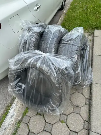 Toyo 235/50R18 97H Utilisés seulement 1 hiver / Used only 1 winter Excellente condition!