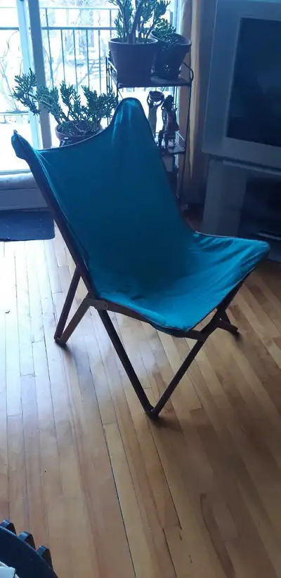 chaise transat en bois., View more