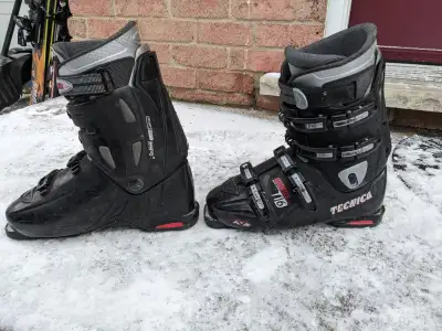 Downhill ski boots, View more