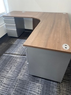 L-Shape Office Desk in Other Business & Industrial in Ottawa
