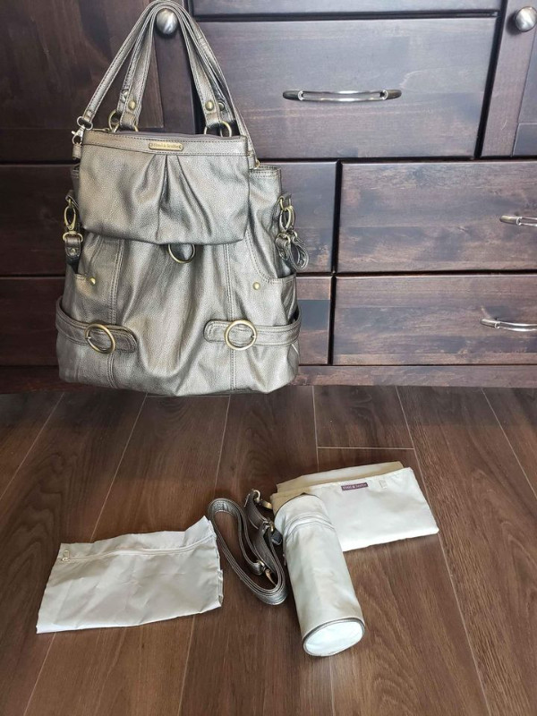 THE BEST DIAPER BAG ELEGANT AND PRACTICAL 80$ OBO in Bathing & Changing in Winnipeg - Image 3