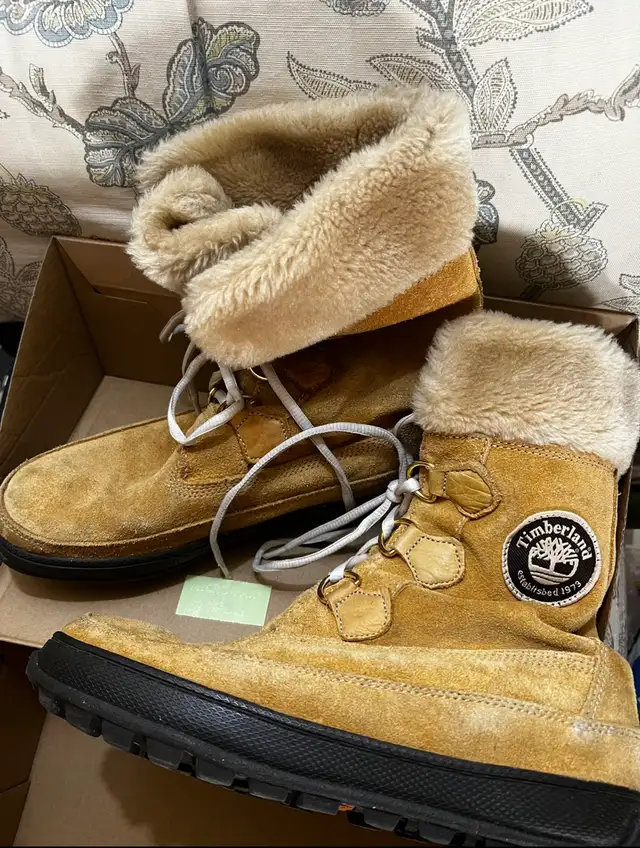 Timberland Winter Boots - Women's Size 8 in Other in City of Toronto - Image 3