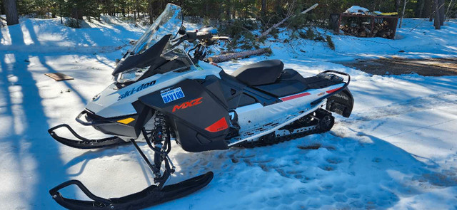 2022 Skidoo MXZ 600 Sport EFI in Snowmobiles in Pembroke - Image 4