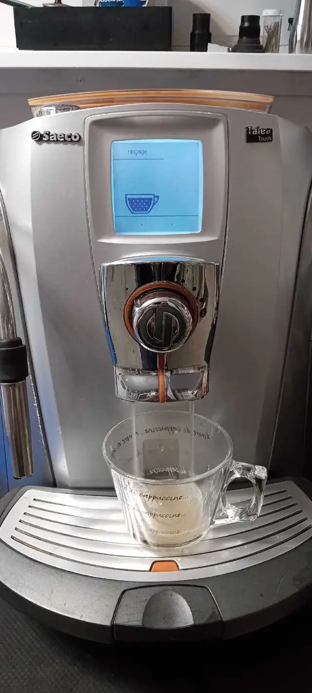 Saeco automatic in Coffee Makers in City of Montréal - Image 3