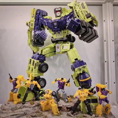 Toyworld TW-C07 Constructor / Transformers Devastator. Green Version, Full V1 Boxset. This is the su...