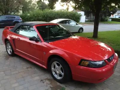 mustang v6 cabriolet ( décapotable ) 2003 ... air climatisé ... volant inclinable ...v6 .... siege t...