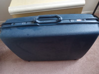 Samsonite blue 26" hard-sided luggage