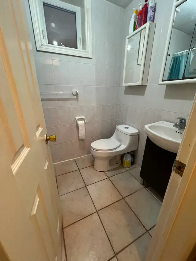 Yonge /Steeles 1 bedroom /3 bedrooms, for rent in Room Rentals & Roommates in Markham / York Region - Image 7