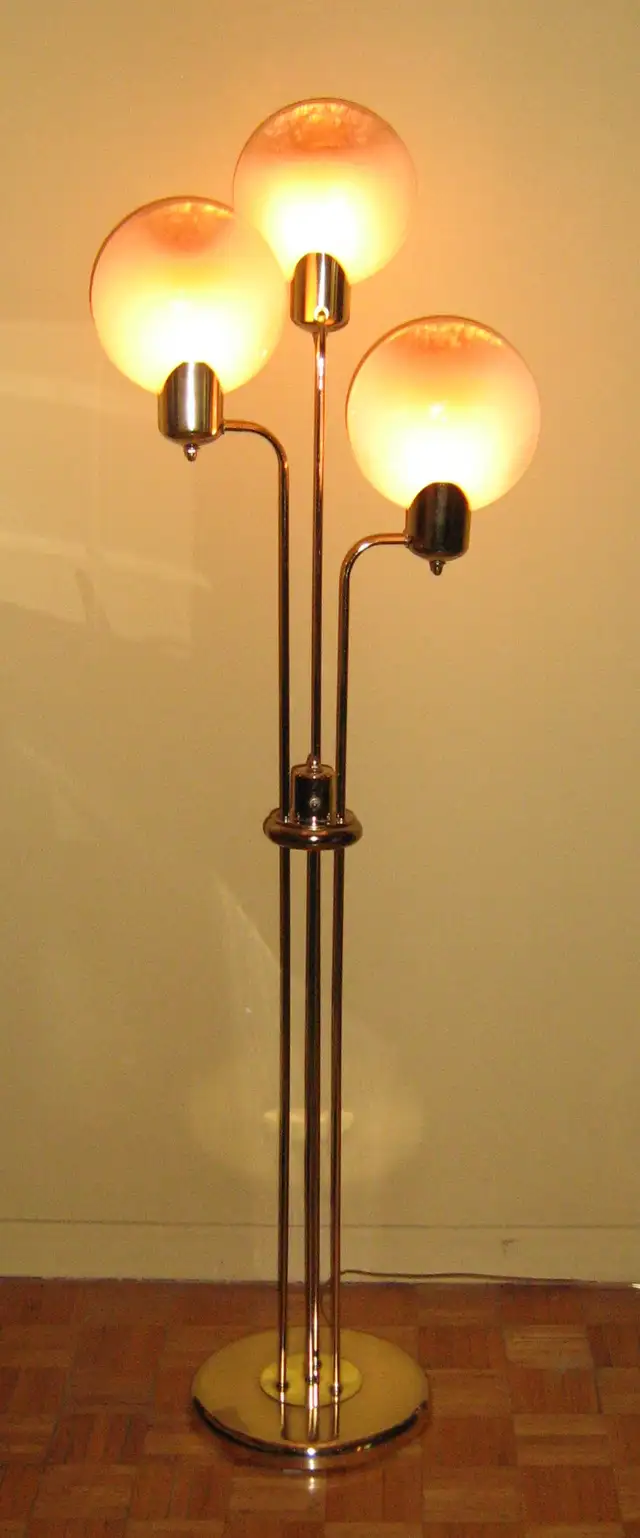 Vintage Italian Design Lollipop Floor Lamp w/ Coral Murano Glass in Indoor Lighting & Fans in City of Toronto - Image 11