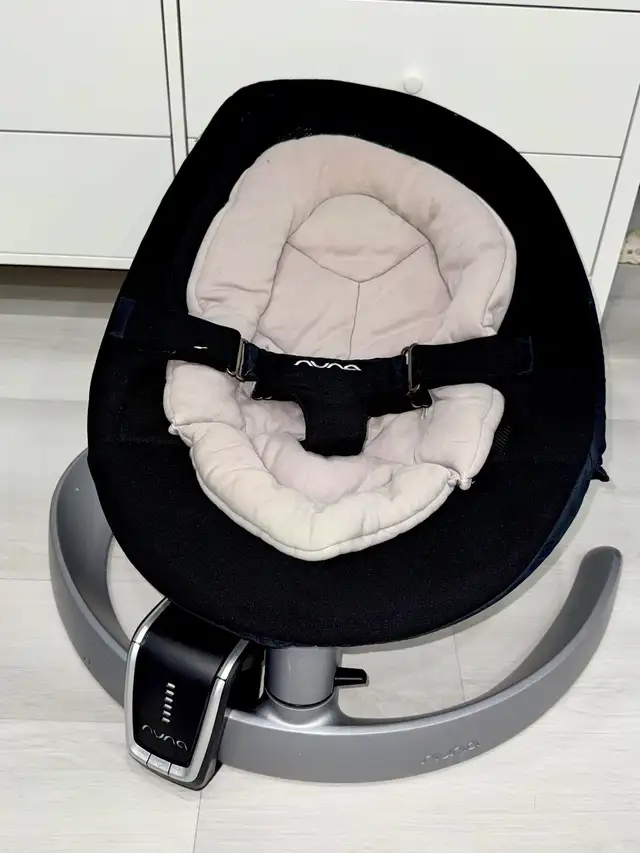Nuna Leaf Baby swing in Playpens, Swings & Saucers in City of Toronto - Image 2