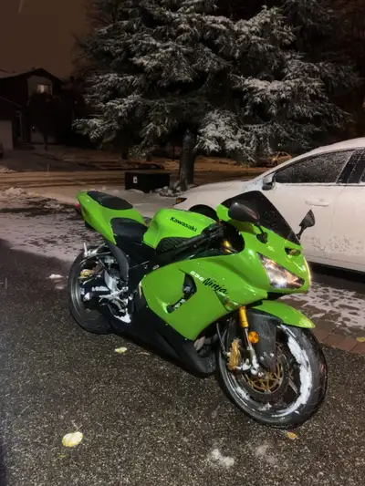 30,000 KM Second owner eveything is brand new, the only problem is i was backing up and the front fa...