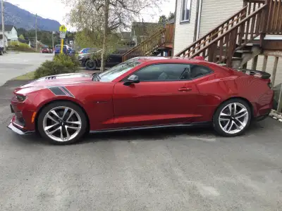 Camaro 2SS coupe, wild cherry, 6.2 litre V8. 10 speed auto. Black interior, only 8300 KMs.