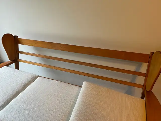 Solid Maple Couch – Brand New Cushions (Excellent Condition) in Couches & Futons in Ottawa - Image 6