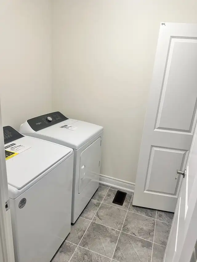 MASTER BEDROOM FOR RENT62864374346755123