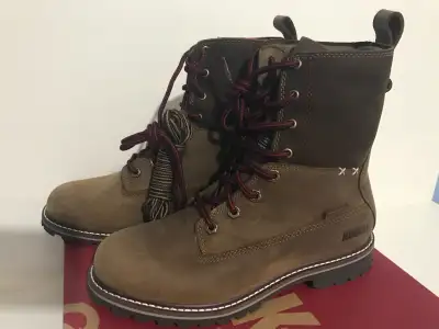 Kodiak - Women's 8 Inch Bralorne Waterproof Boots *brand new*, View more