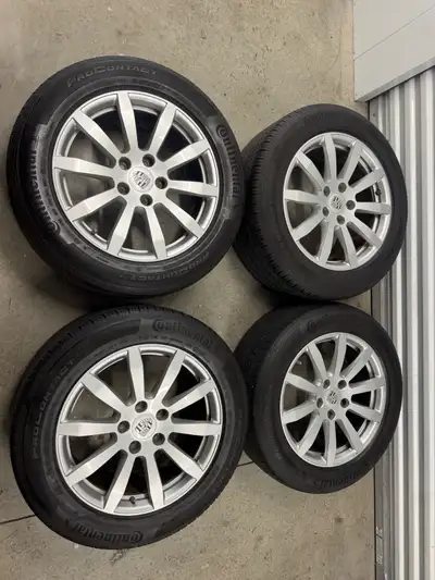 Came of off Porsche Cayenne it can also fit with Porsche Panamera and most SUV’s with the same bolt...