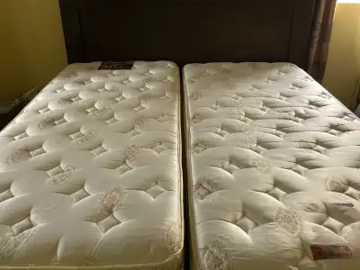 Lits ajustables de marque Sealy avec Matelas , View more