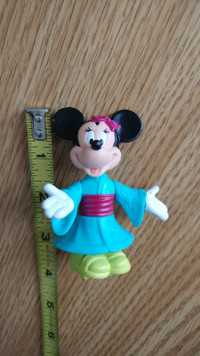 Figurine Minnie Mouce.