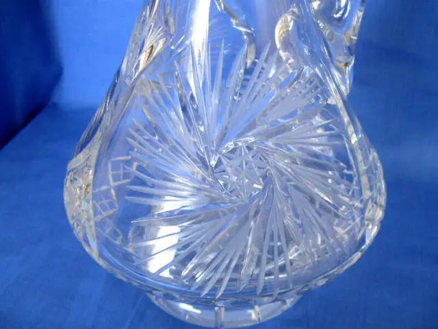 CARAFE  CRYSTAL VINTAGE PINWHEEL CRYSTAL DECANTER in Arts & Collectibles in West Island - Image 7