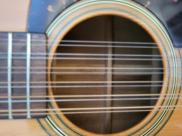 12 string acoustic guitar in Guitars in Ottawa - Image 3