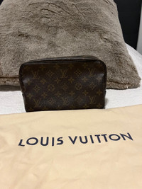 Authentic Louis Vuitton Trousse 23