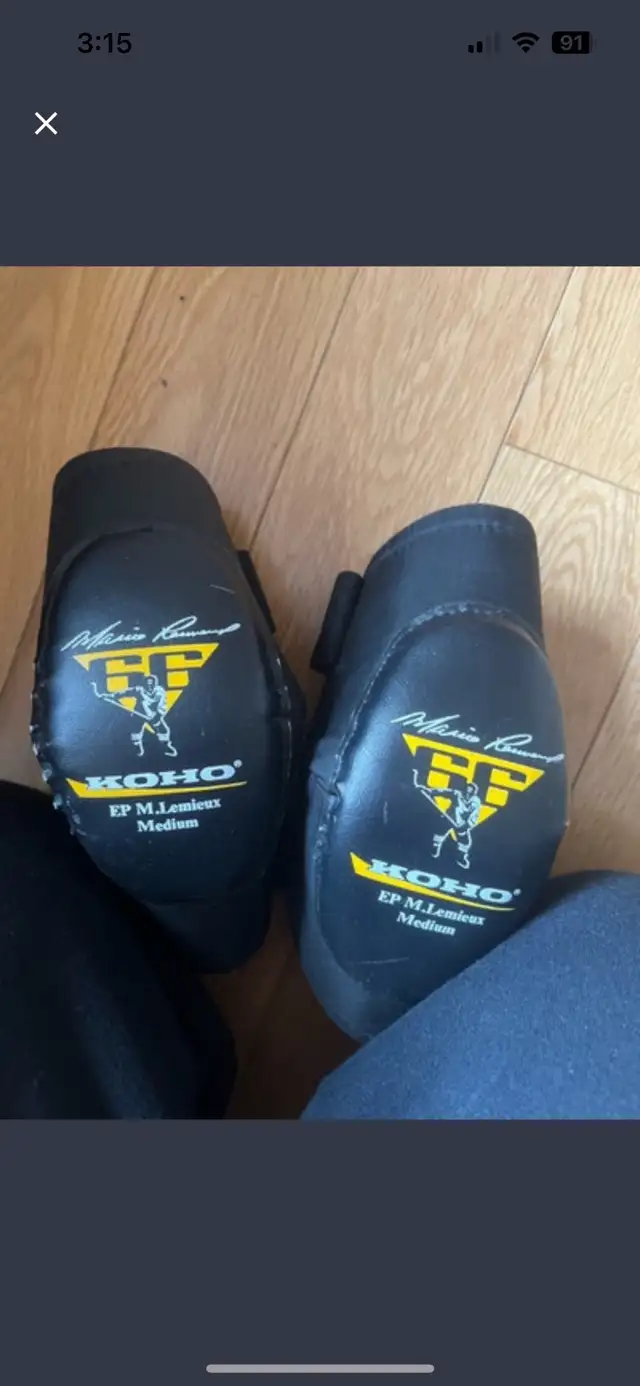 Hockey equipment in Hockey in Oakville / Halton Region - Image 6