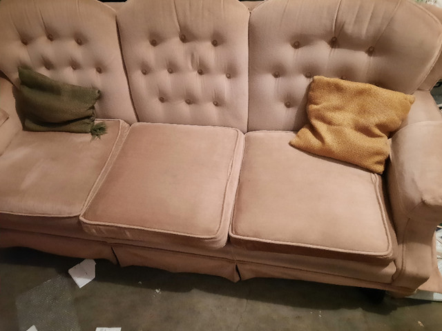 Couch- three seats dans Sofas et futons  à Kitchener / Waterloo
