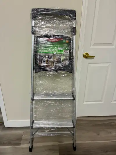 3 step ladder, aluminum, gorilla-easy step, like new
