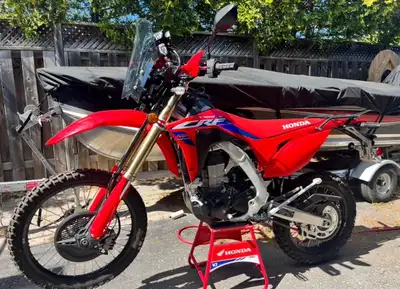 Bike is in new condition. Never dropped. Zero scratches. Has an upgraded Rally Type windscreen and e...