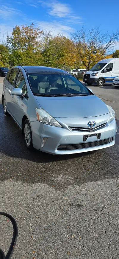Perfect commuter vehicle! 2012 Toyota Prius V - ONE Owner vehicle! Fully certified and ready to go....