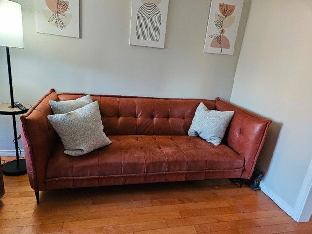 Beautiful couch for sale in Couches & Futons in Woodstock