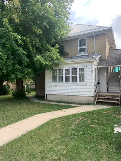 Two bedroom apartment on the second floor of a duplex. Located in the southeast area of town, very c...