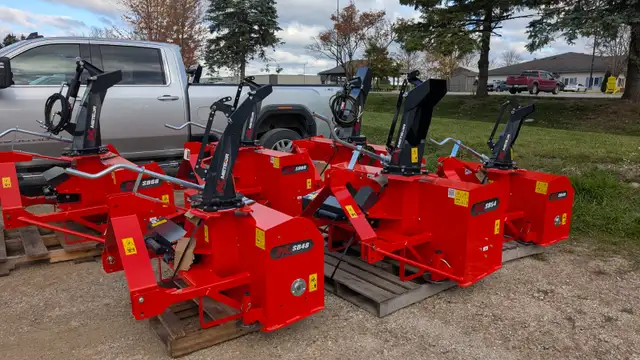 3 Point Hitch Snowblowers, Several Sizes Available to Order in Snowblowers in Stratford - Image 4