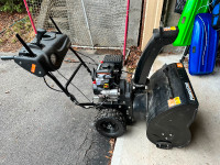 Snowblower 24in gas powercare electric start