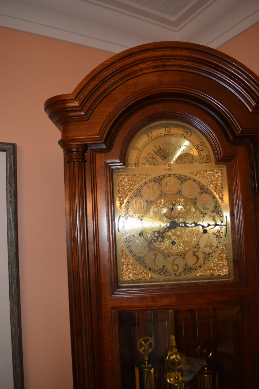 Howard Millar Grandfather Clock in Home Décor & Accents in Kingston - Image 3