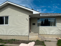 Brentwood 4 Bdrm bungalow for sale or rent. $800,000 or 2500.