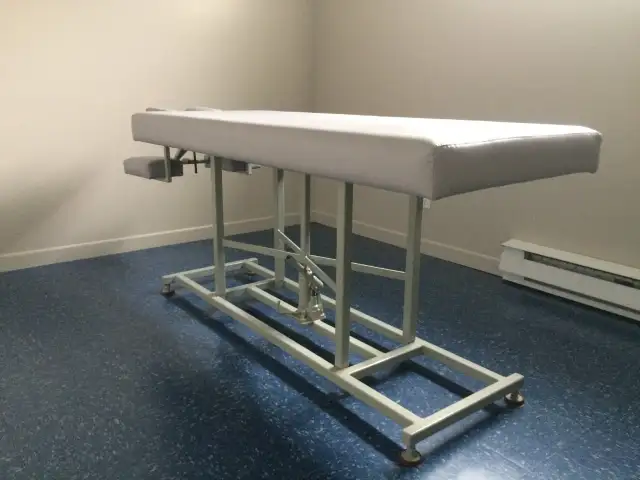 Massage table in Health & Special Needs in Sherbrooke - Image 5
