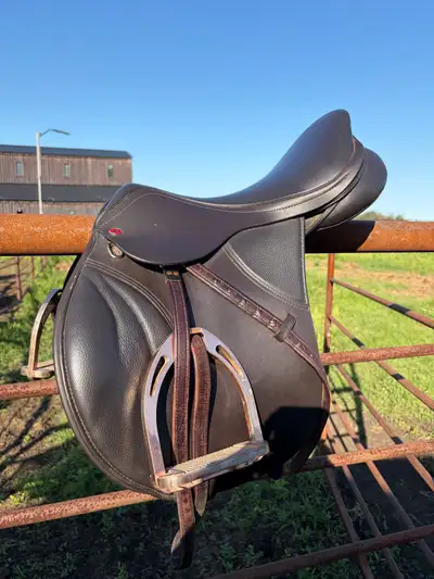 Thorowgood jump saddle, View more