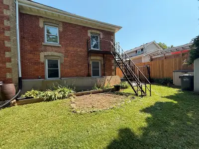 2 BEDROOM APARTMENT FOR RENT $1650 DOWNTOWN MILTON