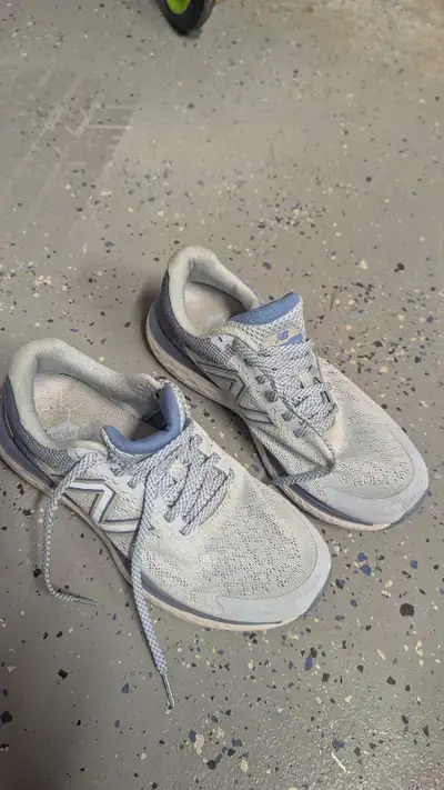 267 ads for used shoes in All Categories in Windsor Region  display picture 1